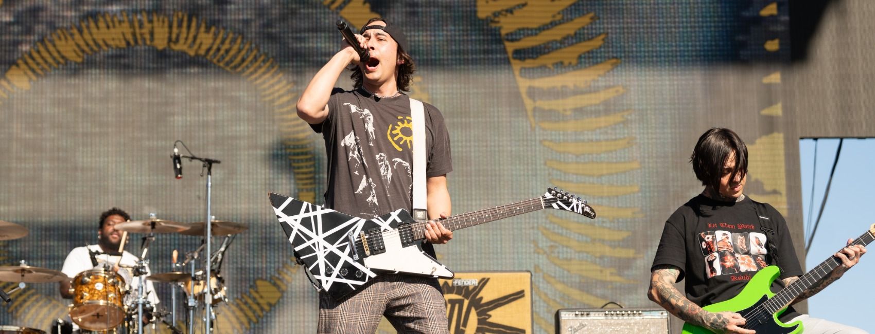 Pierce The Veil - I Can't Hear You World Tour