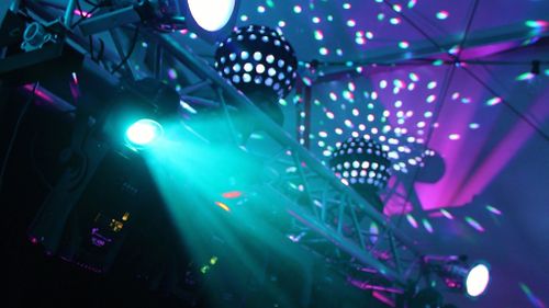 Sola en la Oscuridad