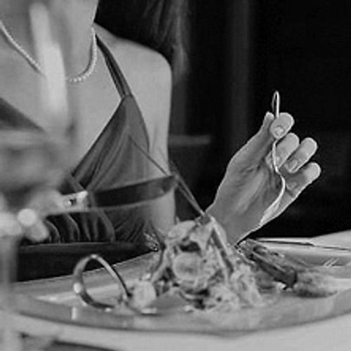 Frühstück im Dunklen | blind genießen | SPES Hotel